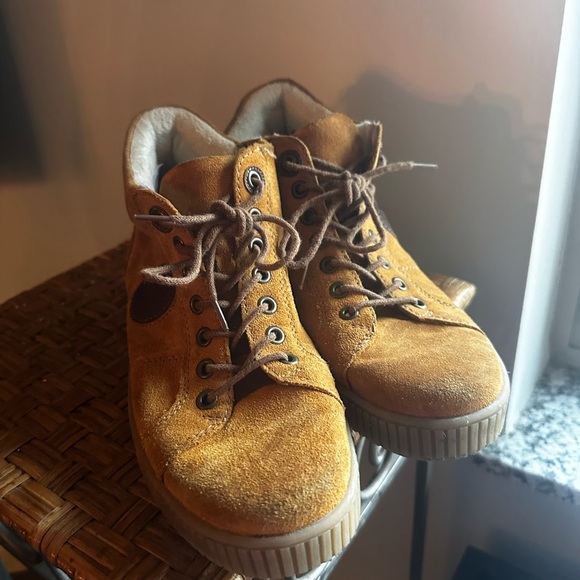 Remonte High-Top Sneakers - Picture 2 of 12